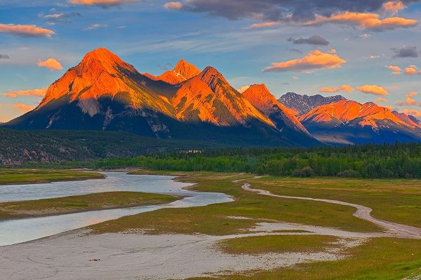 Canada-Alberta Canadian Rocky Mountains and Abraham Lake at sunrise